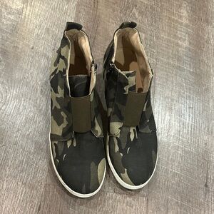 Camouflage Slip-On Women's Shoes